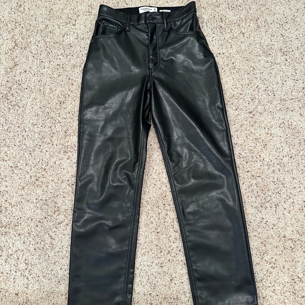 Abercrombie ankle straight black leather pants size 2